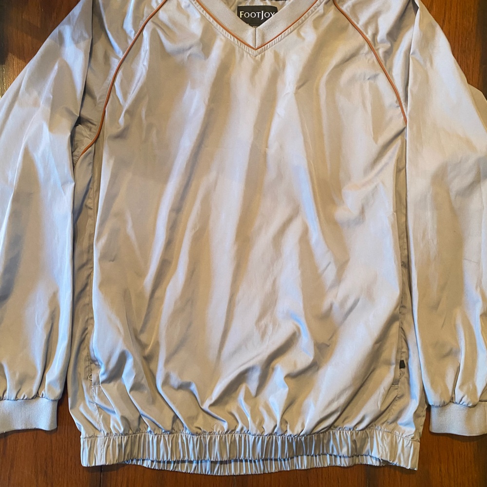 Men’s Footjoy windshirt.